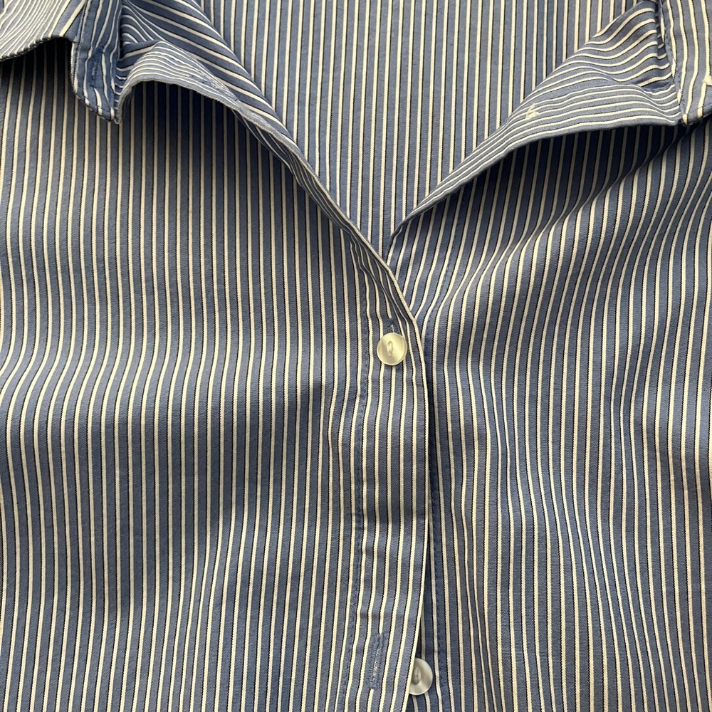 Liz Claiborne Woman’s Blue Pinstripe Shirt - Picture 7 of 13
